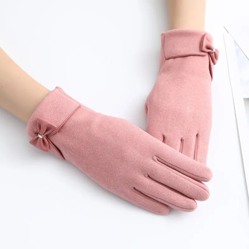Madison Carter - Everly Gloves
